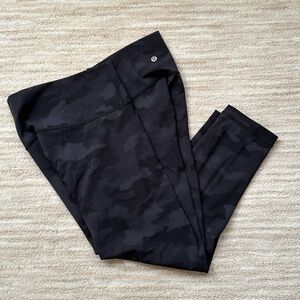 Like New: Lululemon Wunder Under High-Rise Tight 25" Full-On Luxtreme Camo Sz 18